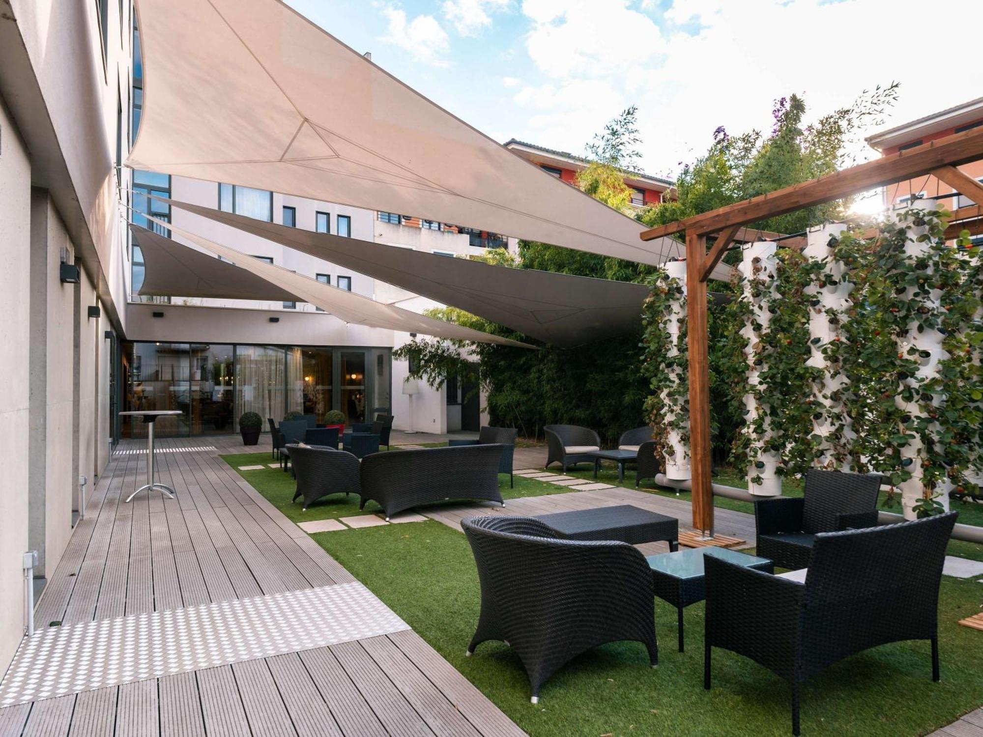 Mercure Виллефранче-Сур-Салне Экстерьер фото